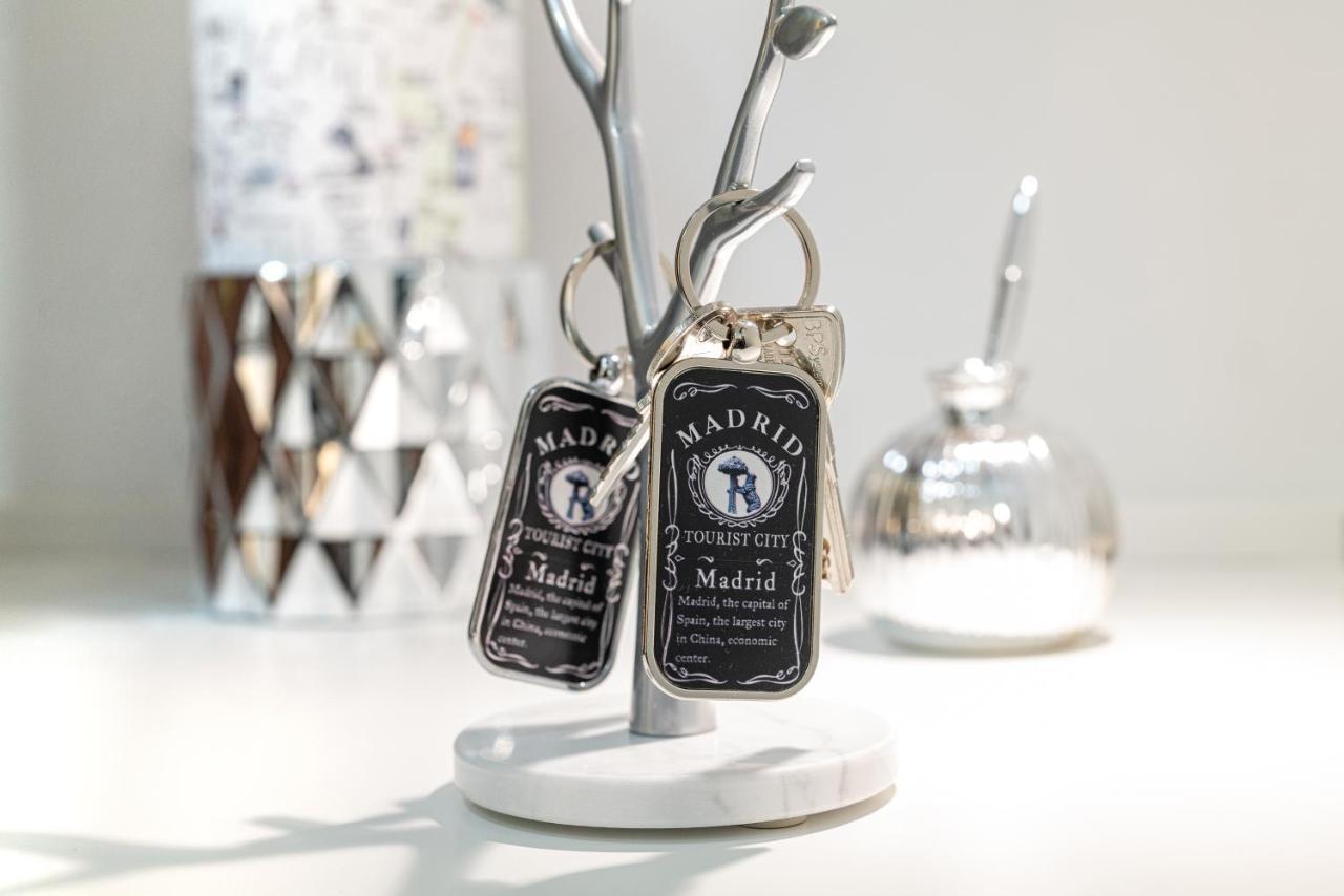 Sleep, Shower And Coffee Near Madrid's Gran Via Apartamento